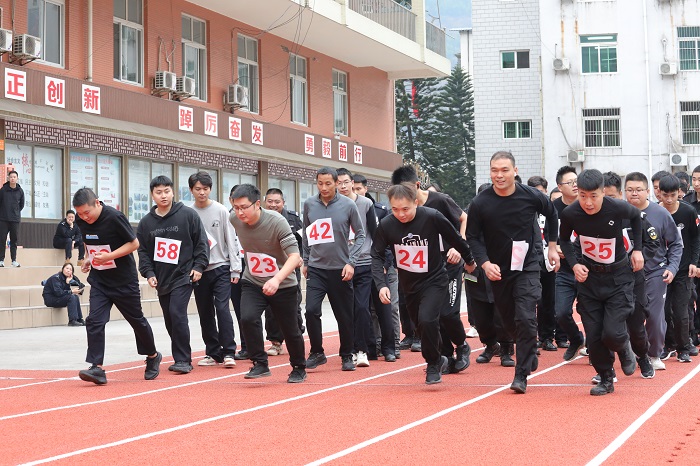 金口河区公安分局开展民辅警综合体能测试