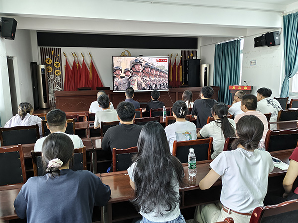 组织乡镇人大代表观看